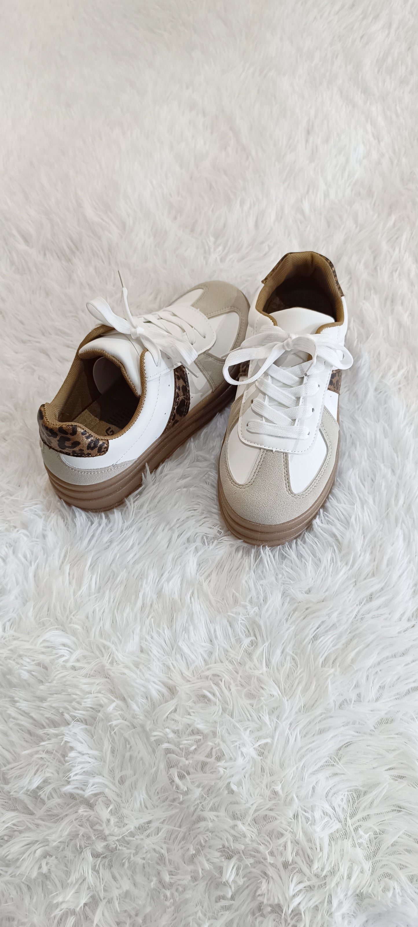 Zapatillas Tendencia WhiteLeopard estilo VL Court Bold