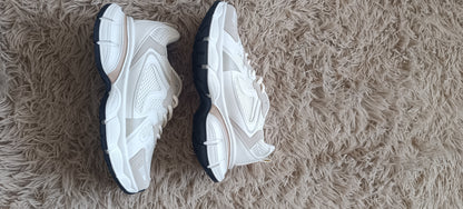 Zapatillas"SENA"Tendencia Tonos Nude