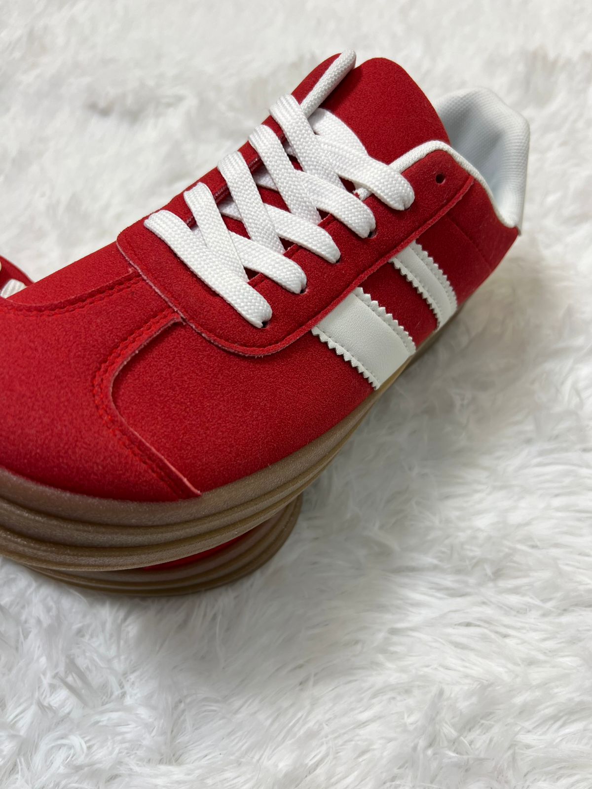 Zapatillas Urbana Roja Estio VL Court Bold