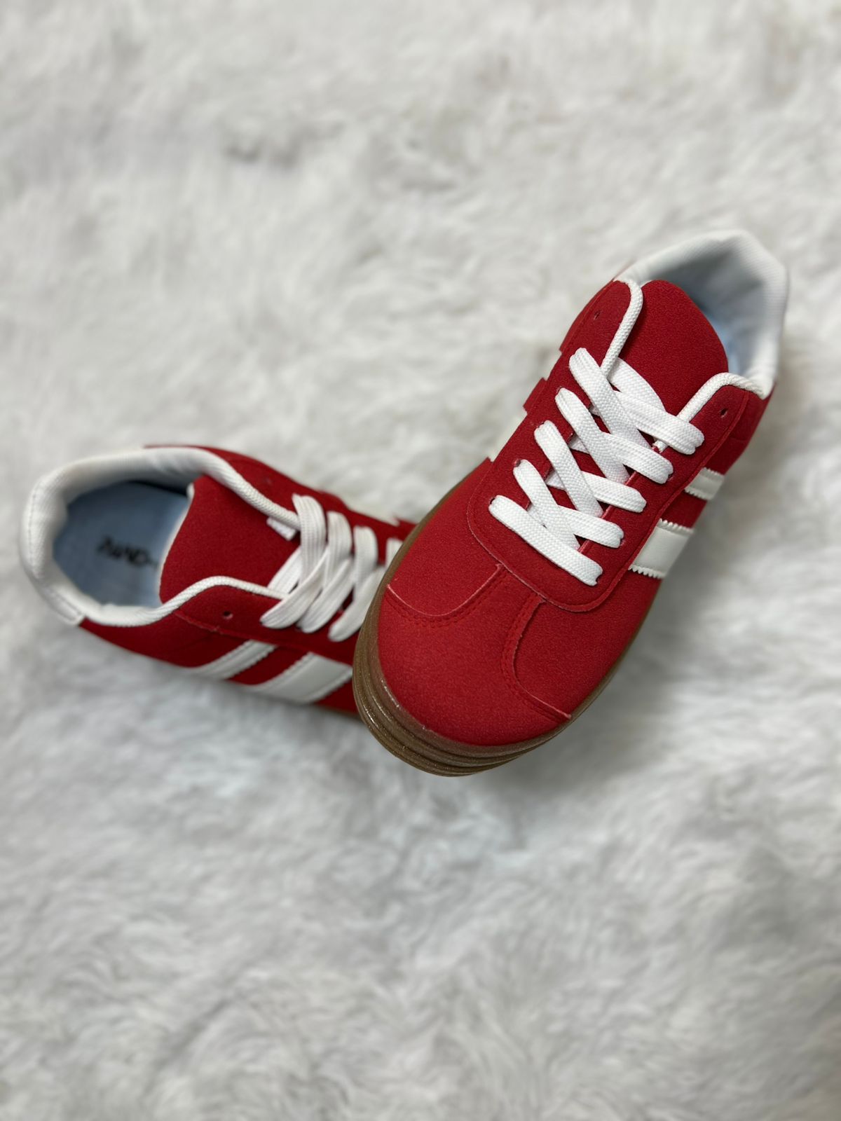 Zapatillas Urbana Roja Estio VL Court Bold
