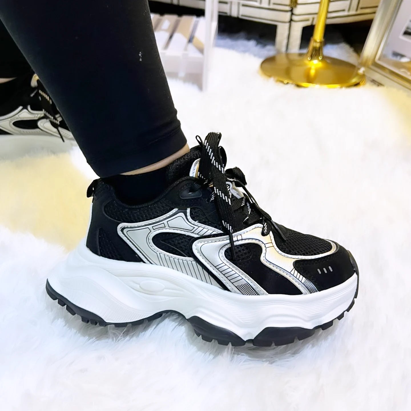 Zapatillas Black & Metallic Gray