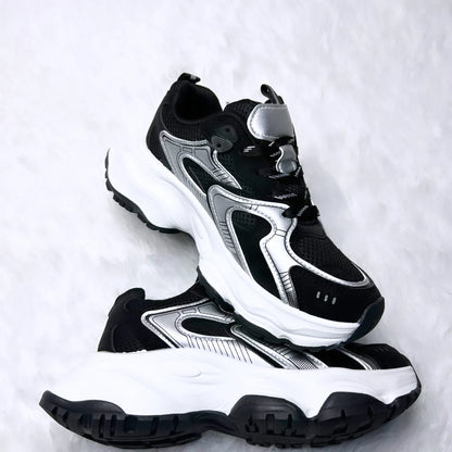 Zapatillas Black & Metallic Gray