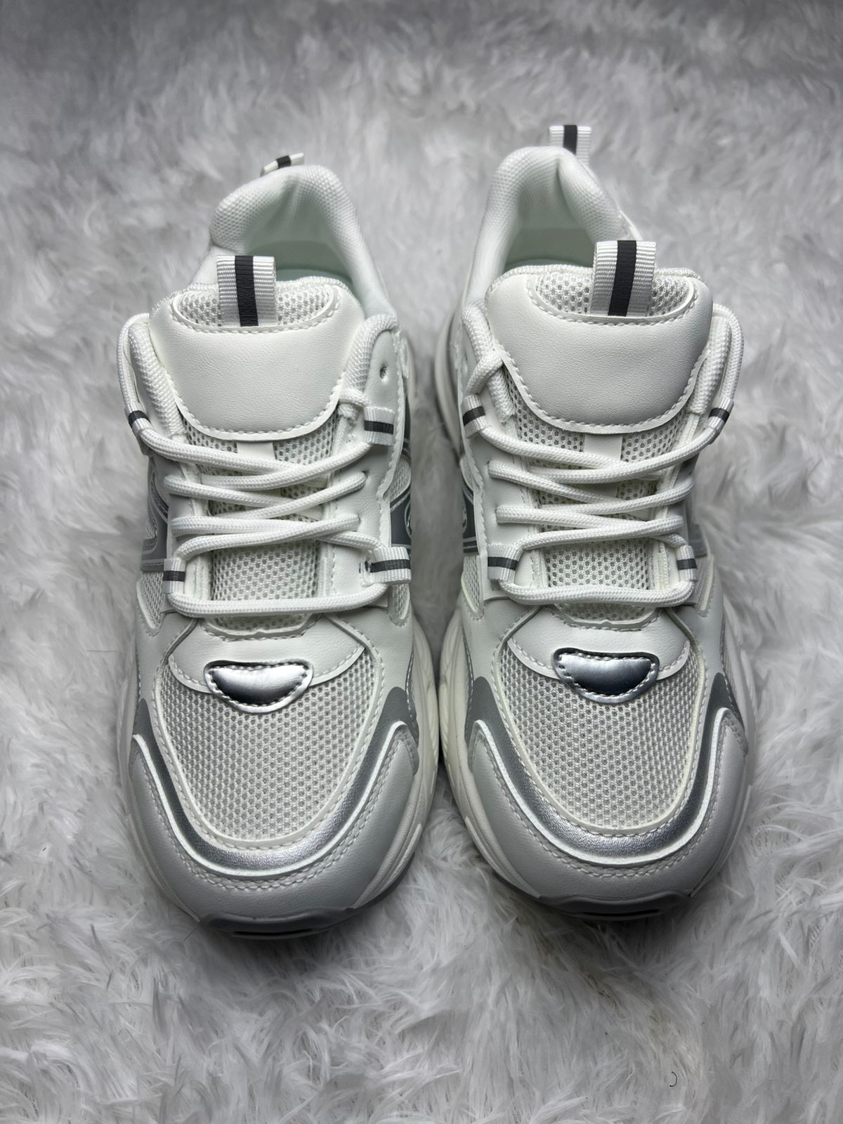 Zapatillas ALMA Estilo New Balance Blancas