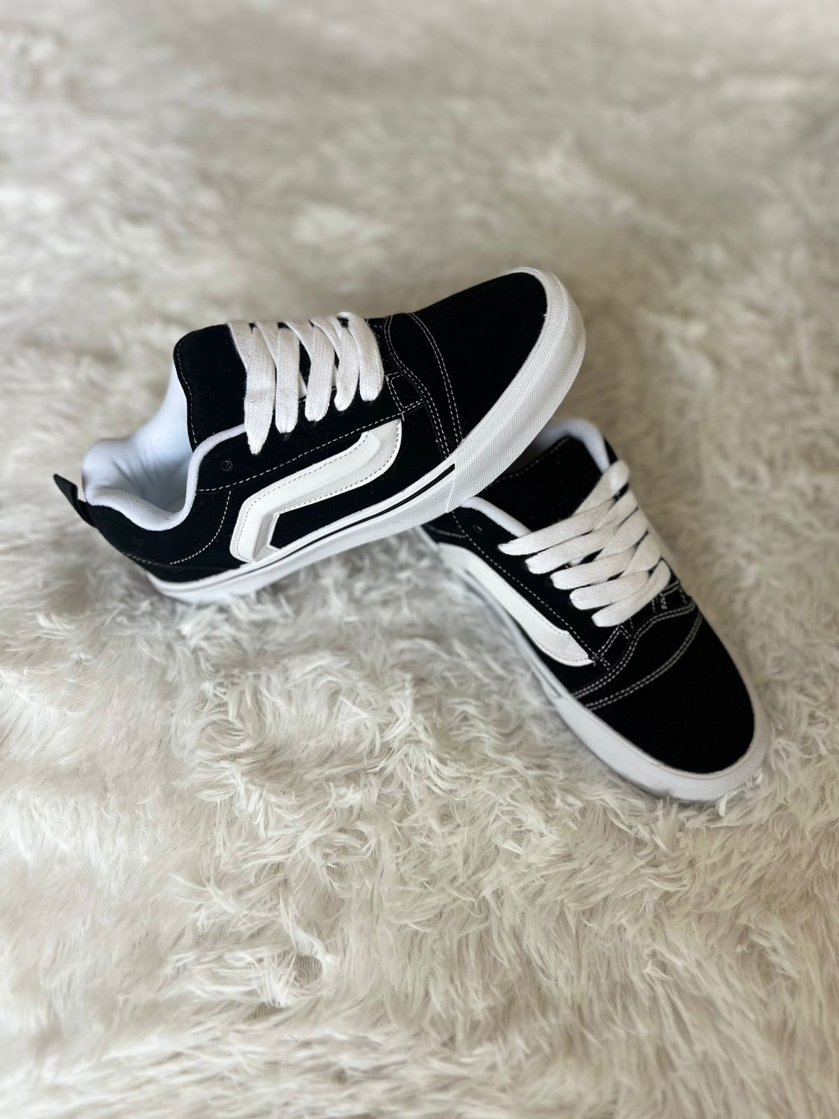 Zapatillas estilo Vans KNU negras con blanco