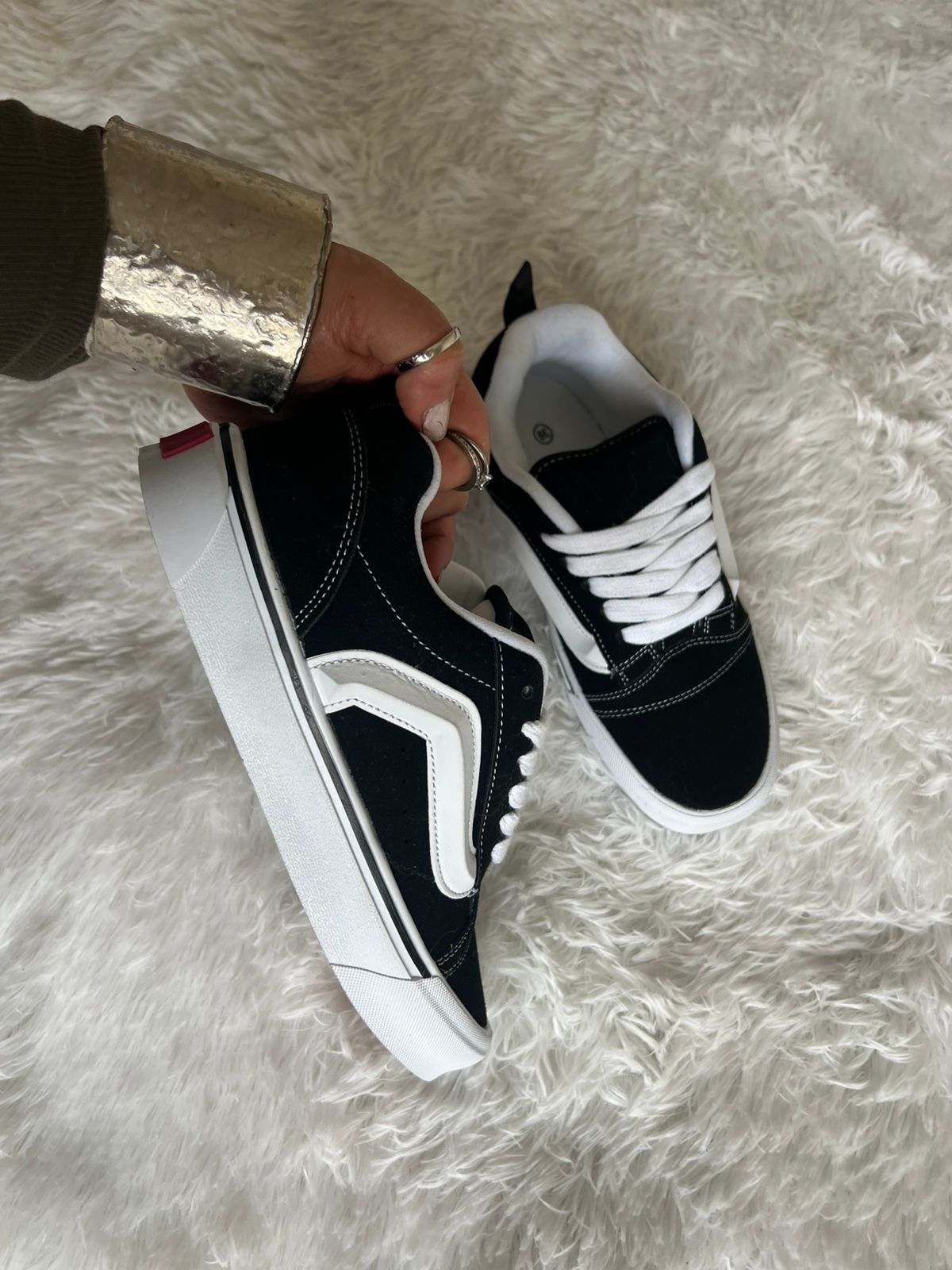Zapatillas estilo Vans KNU negras con blanco