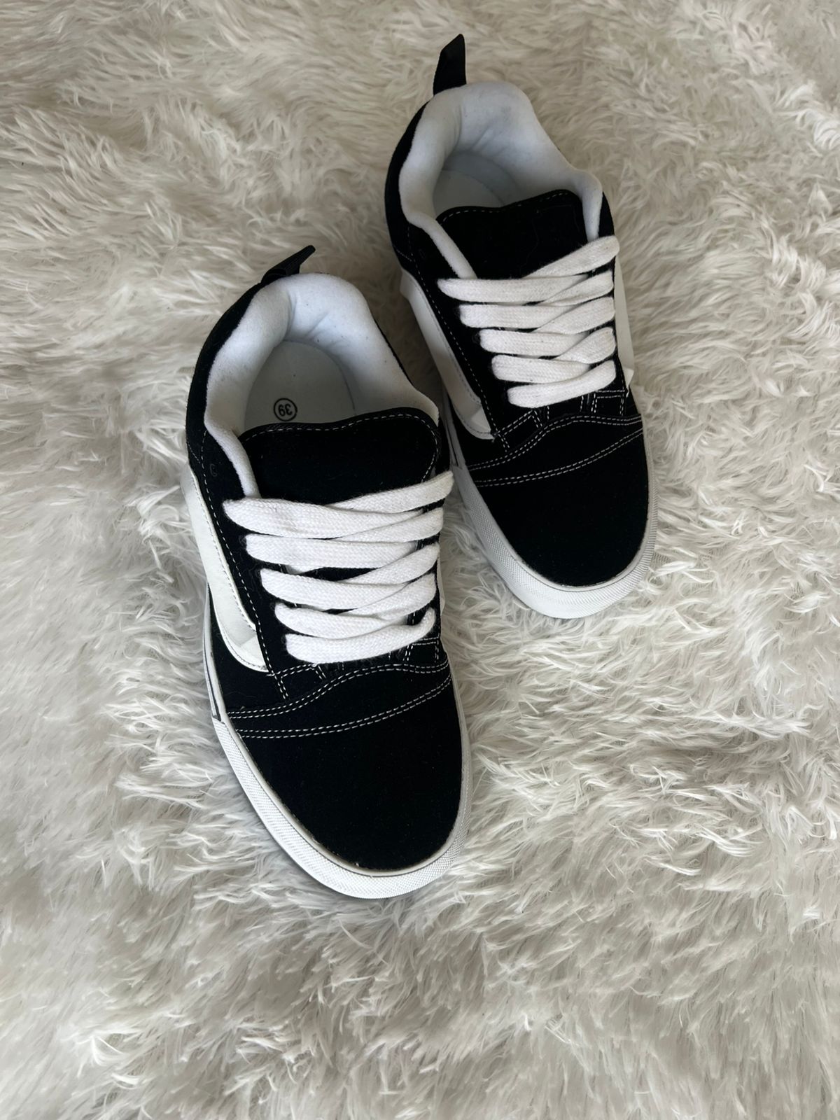 Zapatillas estilo Vans KNU negras con blanco