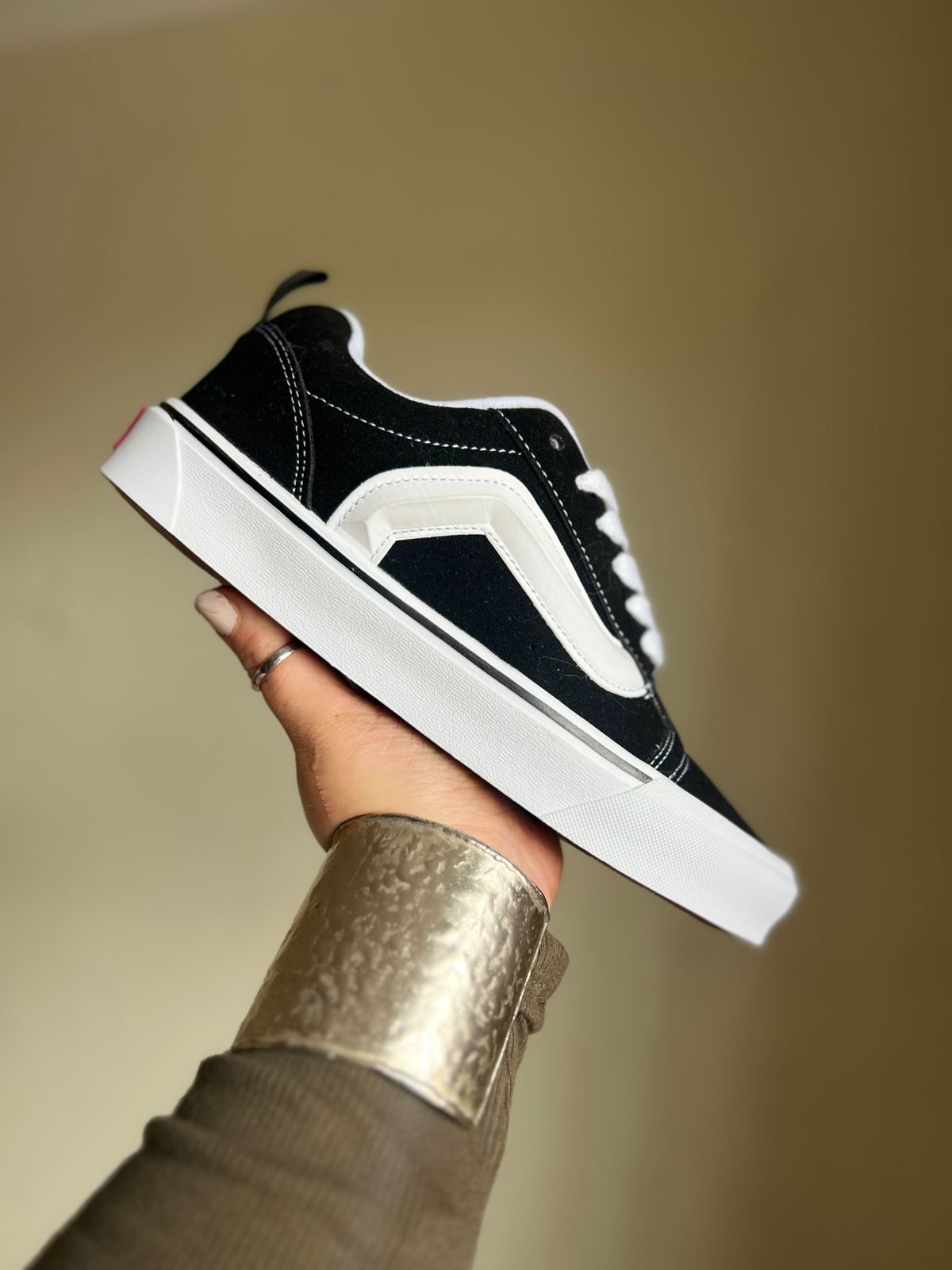Zapatillas estilo Vans KNU negras con blanco
