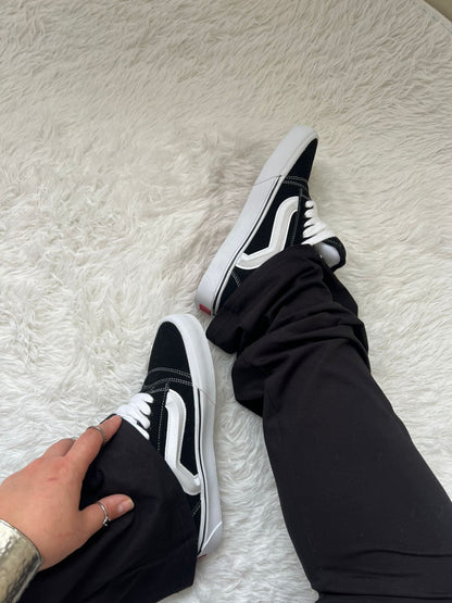 Zapatillas estilo Vans KNU negras con blanco