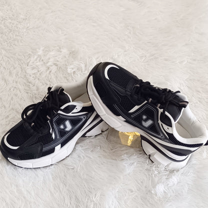 Zapatillas Sports Blanco y Negro