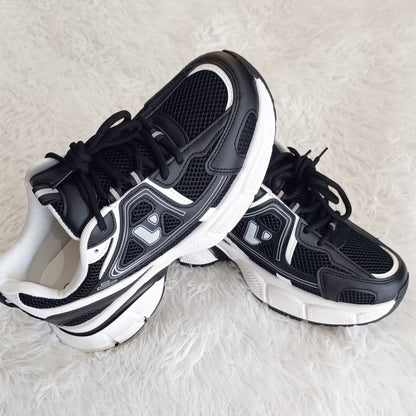 Zapatillas Sports Blanco y Negro