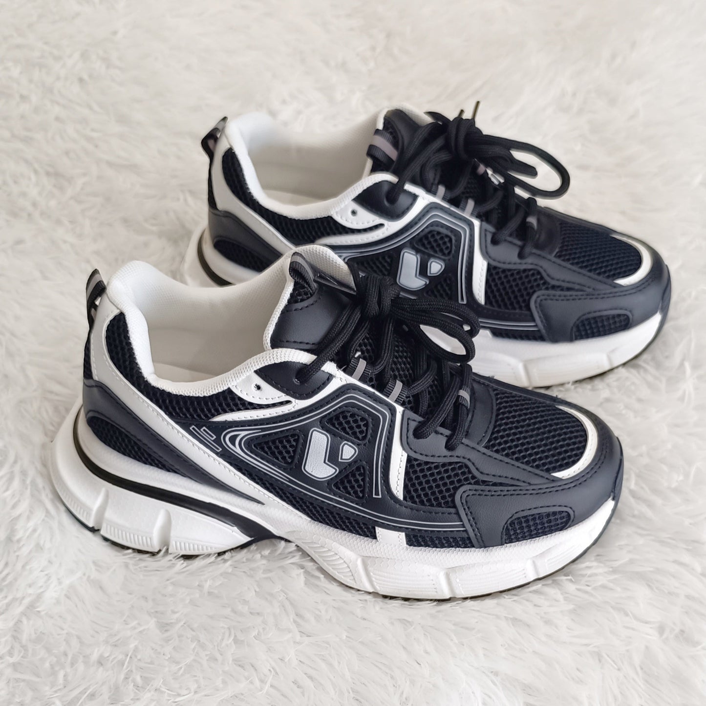 Zapatillas Sports Blanco y Negro