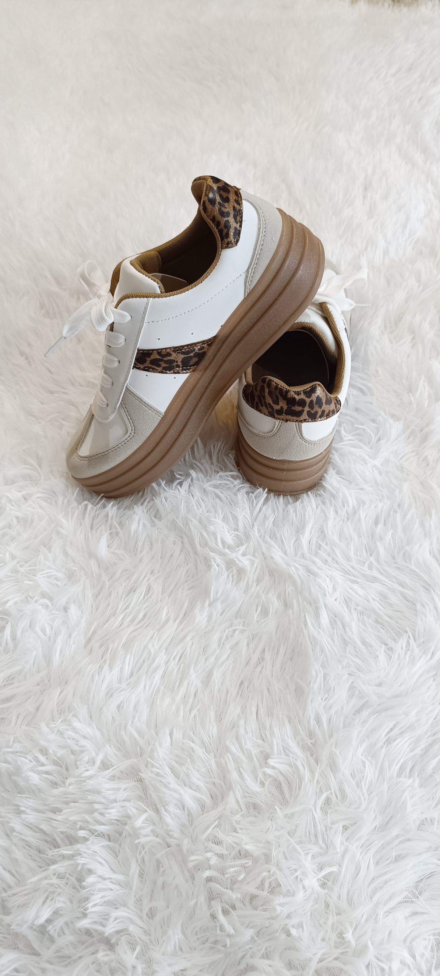 Zapatillas Tendencia WhiteLeopard estilo VL Court Bold