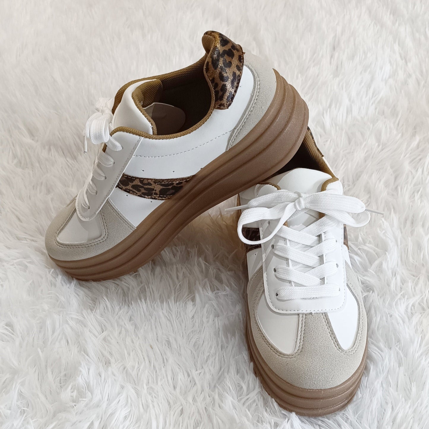 Zapatillas Tendencia WhiteLeopard estilo VL Court Bold
