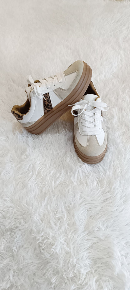 Zapatillas Tendencia WhiteLeopard estilo VL Court Bold