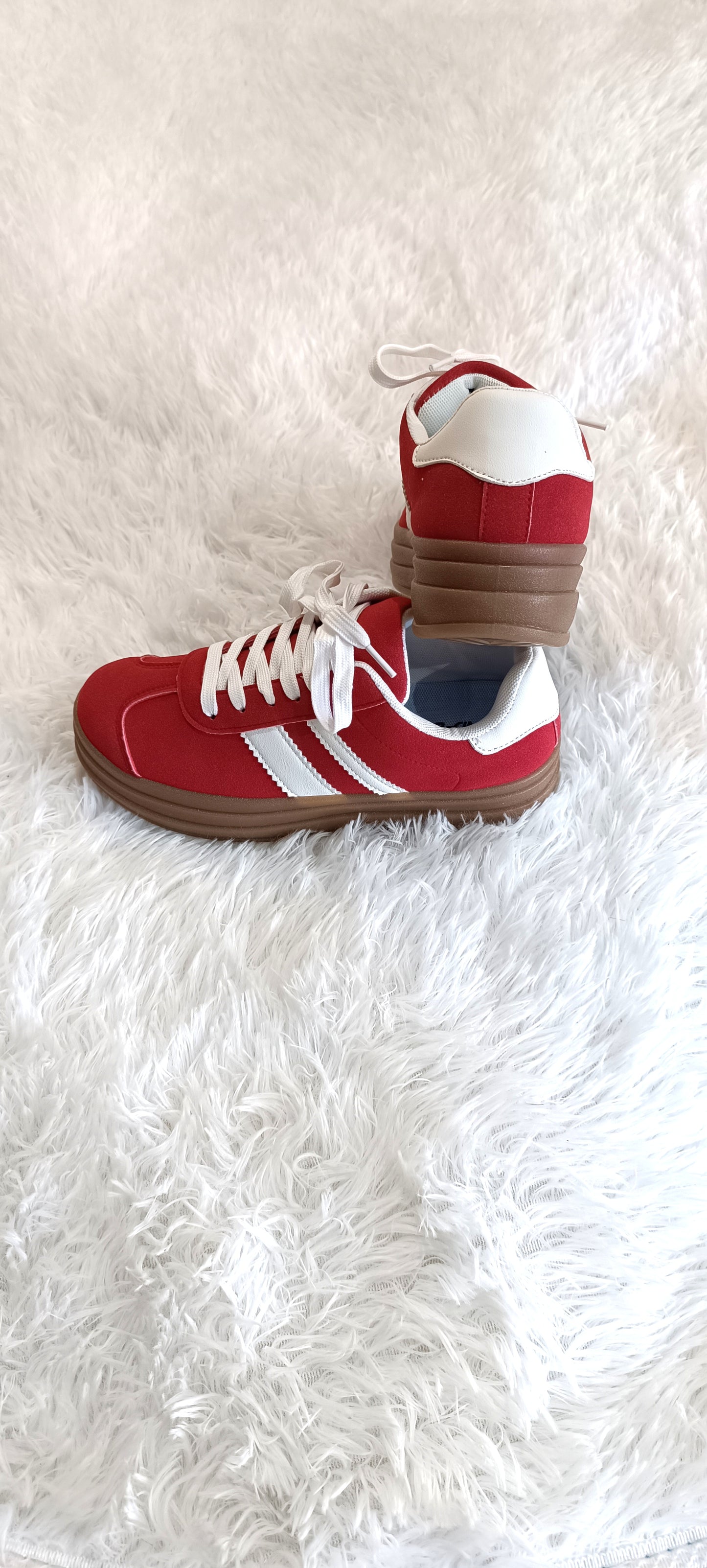 Zapatillas Urbana Roja Estio VL Court Bold