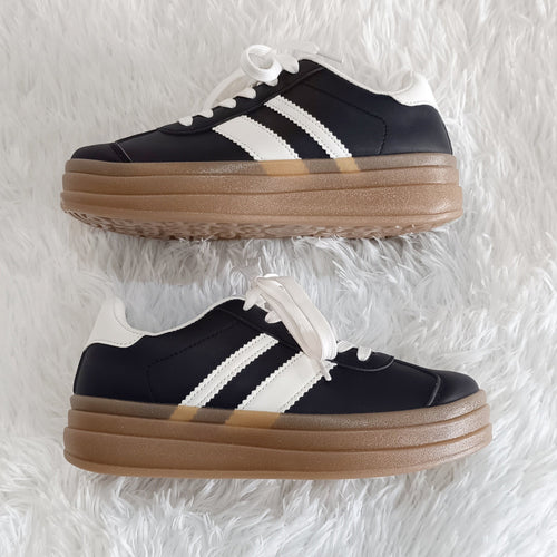 Zapatillas Urbanas Color Negro estilo VL Court Bold