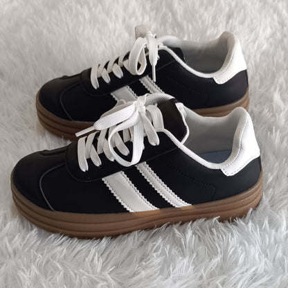 Zapatillas Urbanas Color Negro estilo VL Court Bold