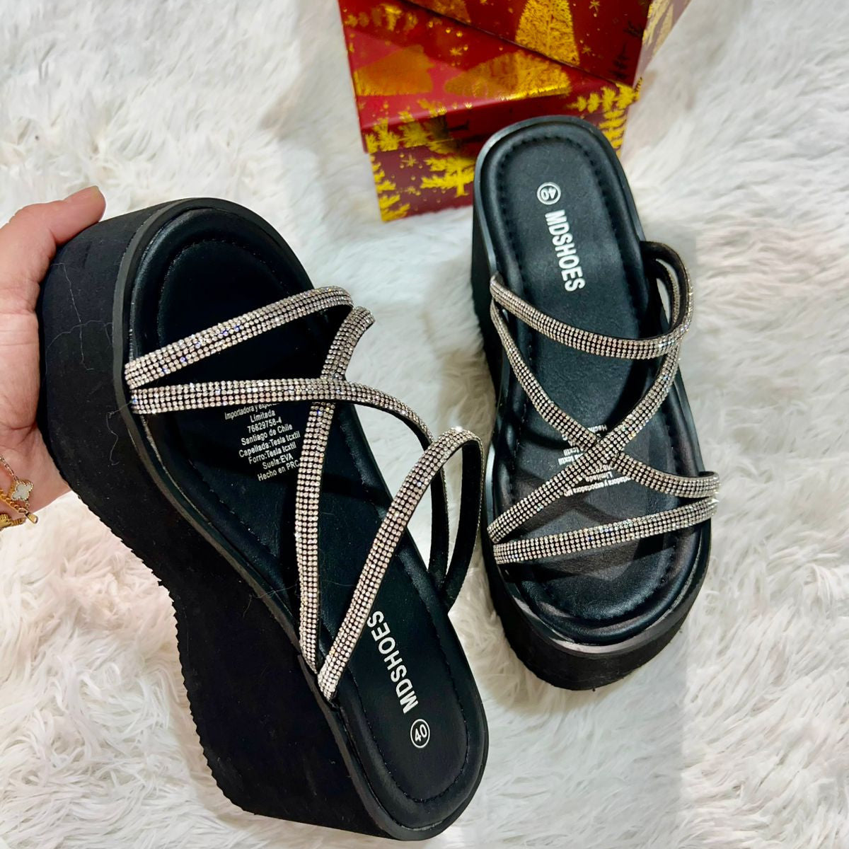 Sandalias con plataforma y brillo modelo Anne.