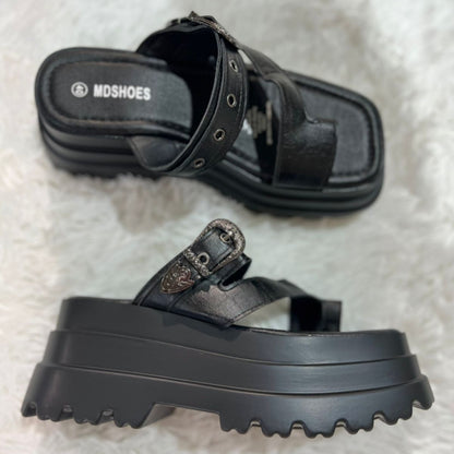 Sandalias con Plataforma Modelo Chelsea.