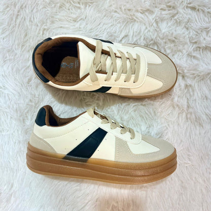 Zapatilla Tendencia Beige/Negro.