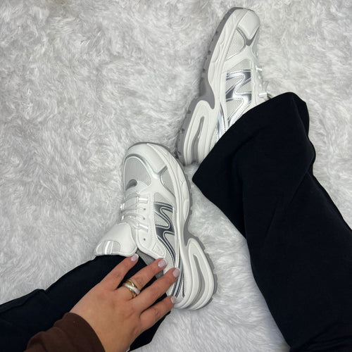 Zapatillas ALMA Estilo New Balance Blancas